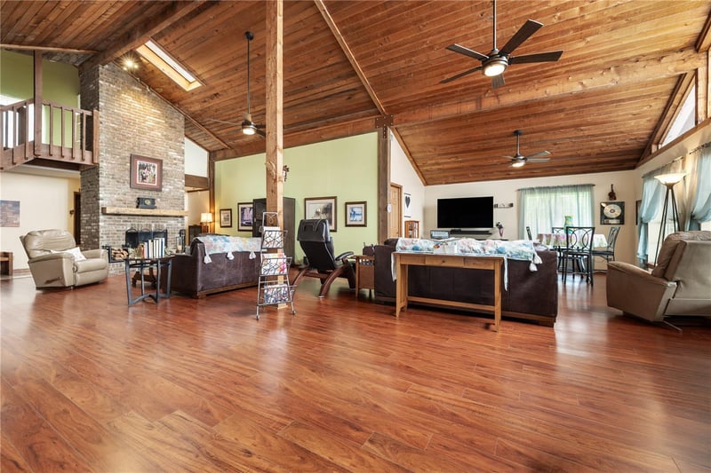 285 Lakeview Dr, Tarpon Springs, FL 34689