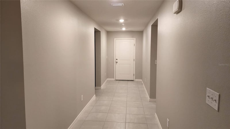 9938 Mesic Woods Ave, Seffner, FL 33584