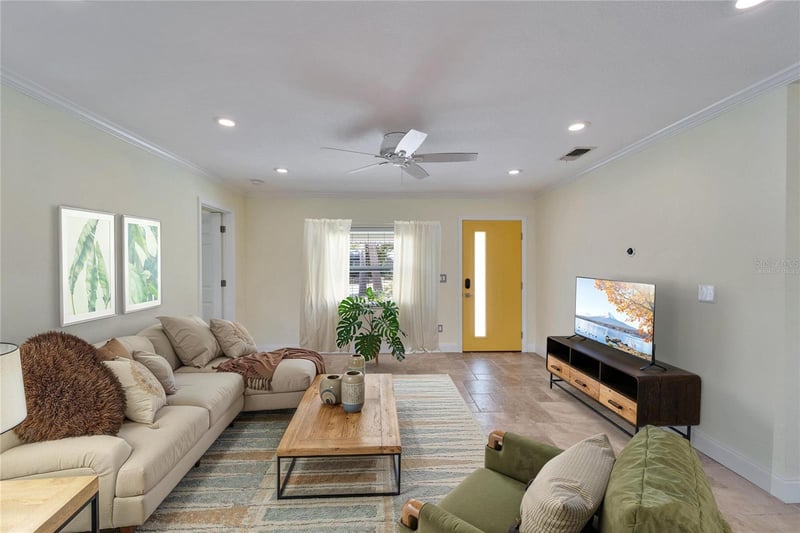 8702 Driftwood Dr, Tampa, FL 33615