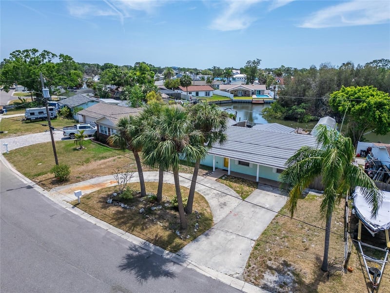 8702 Driftwood Dr, Tampa, FL 33615