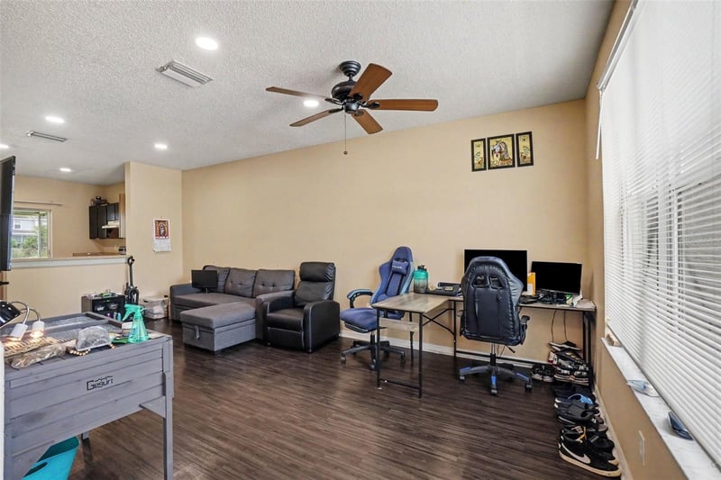 6236 Osprey Lake Cir, Riverview, FL 33578