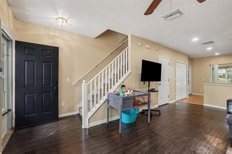 6236 Osprey Lake Cir, Riverview, FL 33578