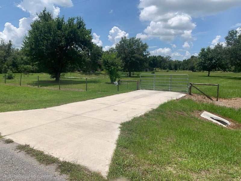 40906 11th Ave, Myakka City, FL 34251