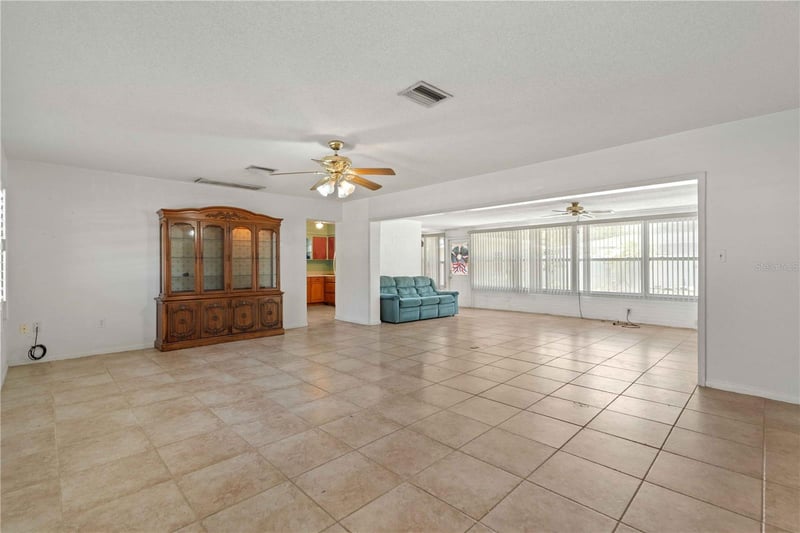927 Parkwood Dr, Dunedin, FL 34698
