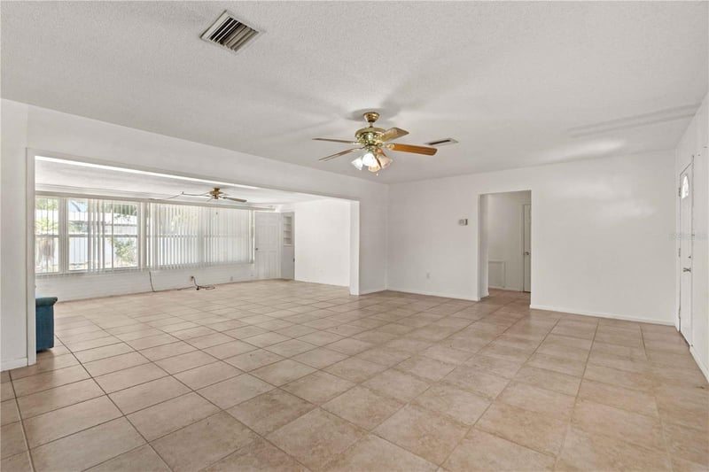 927 Parkwood Dr, Dunedin, FL 34698