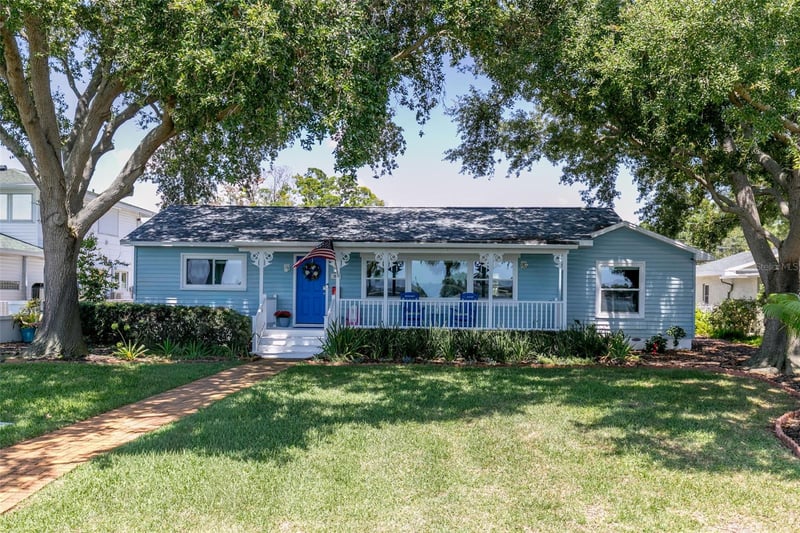 110 Sunset Dr, St Petersburg, FL 33707