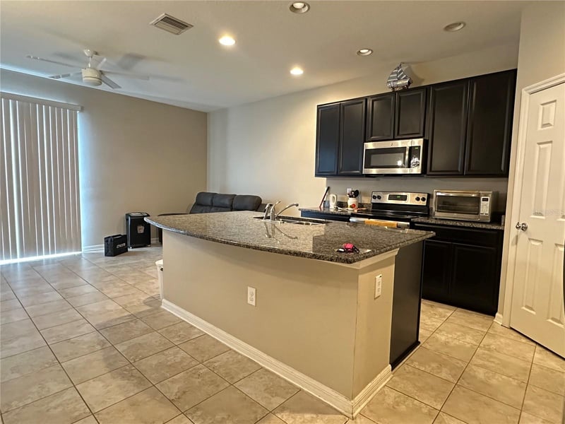 7089 Woodchase Glen Dr, Riverview, FL 33578