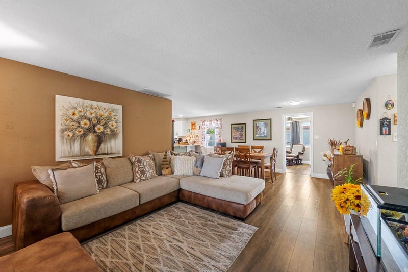2152 Arcadia Rd, Holiday, FL 34690
