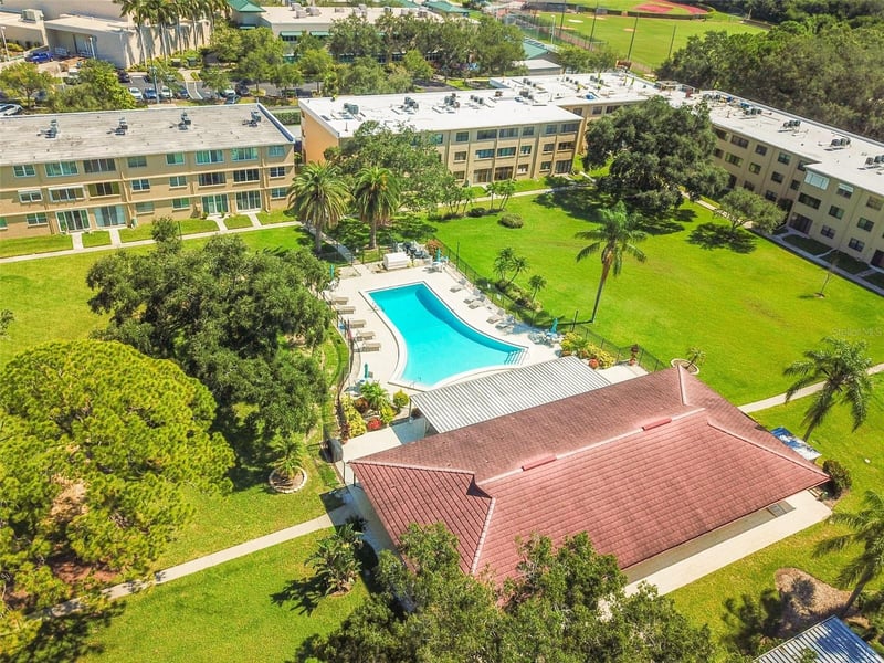 5095 Bay St #114, St Petersburg, FL 33703