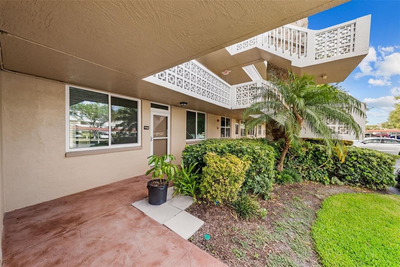 5095 Bay St #114, St Petersburg, FL 33703