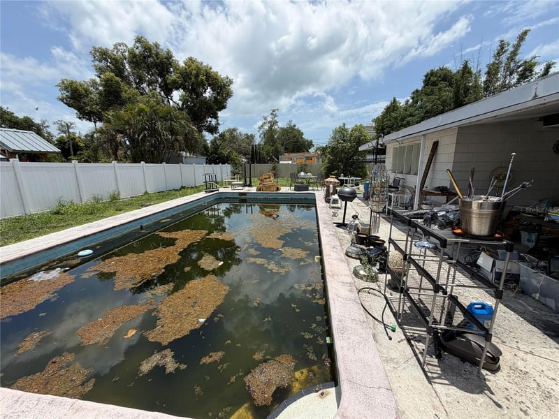 6710 Mango Ave, St Petersburg, FL 33707