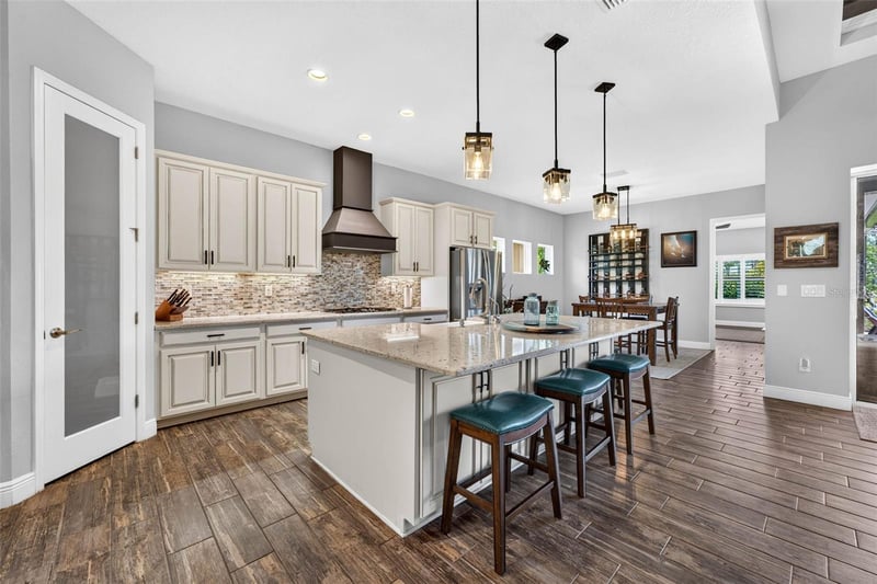 6104 Shadowlake Dr, Apollo Beach, FL 33572