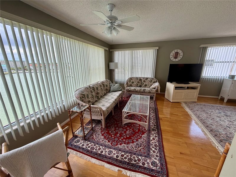 6025 Shore Blvd #415, Gulfport, FL 33707