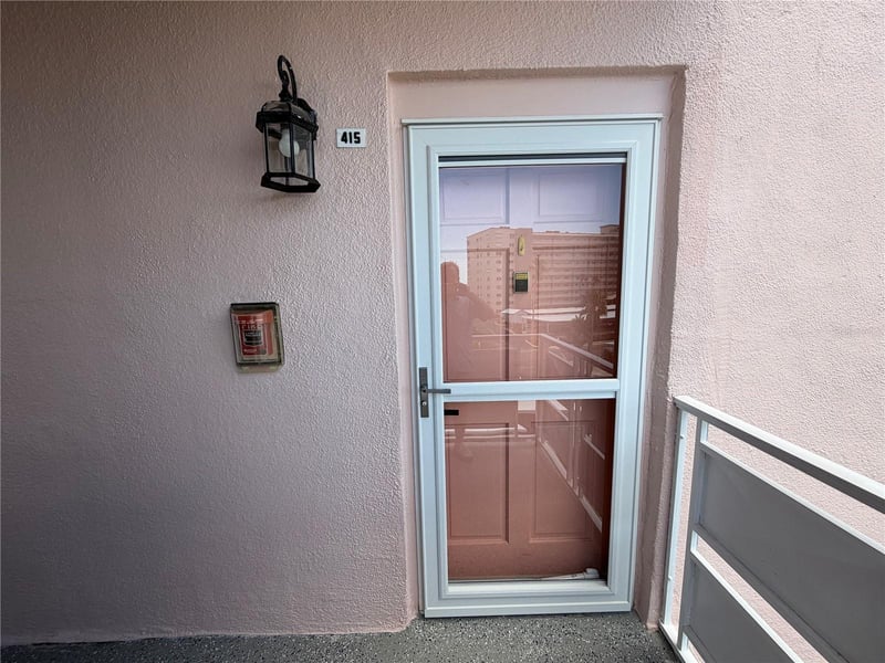 6025 Shore Blvd #415, Gulfport, FL 33707