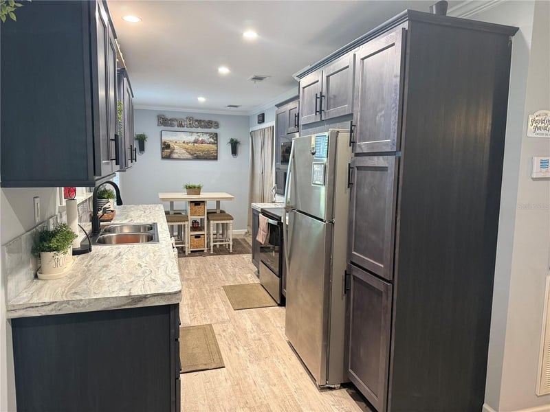 4920 Knights Griffin Rd, Plant City, FL 33565