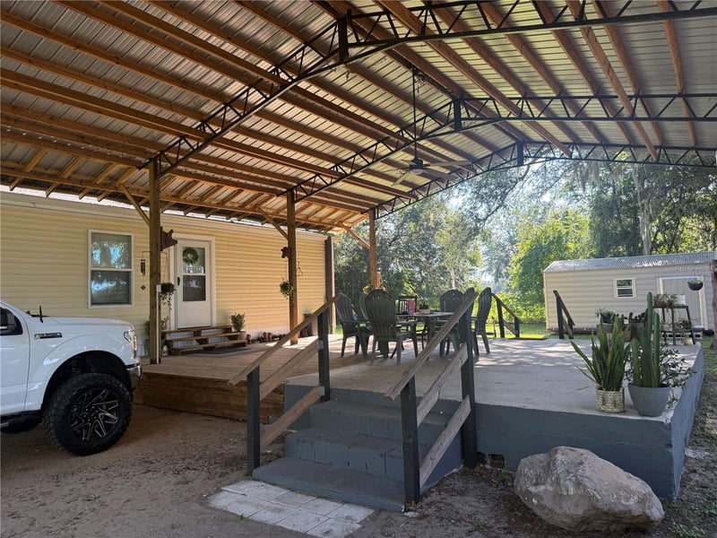 4920 Knights Griffin Rd, Plant City, FL 33565