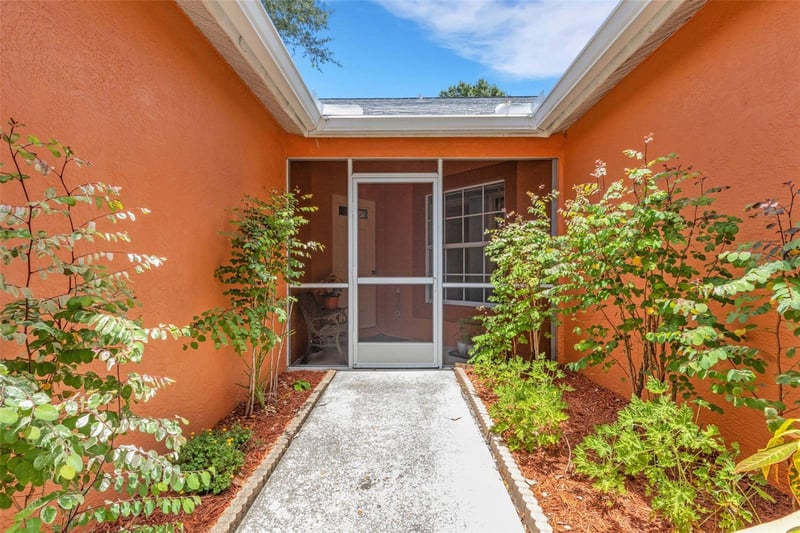 907 50th St, Bradenton, FL 34208