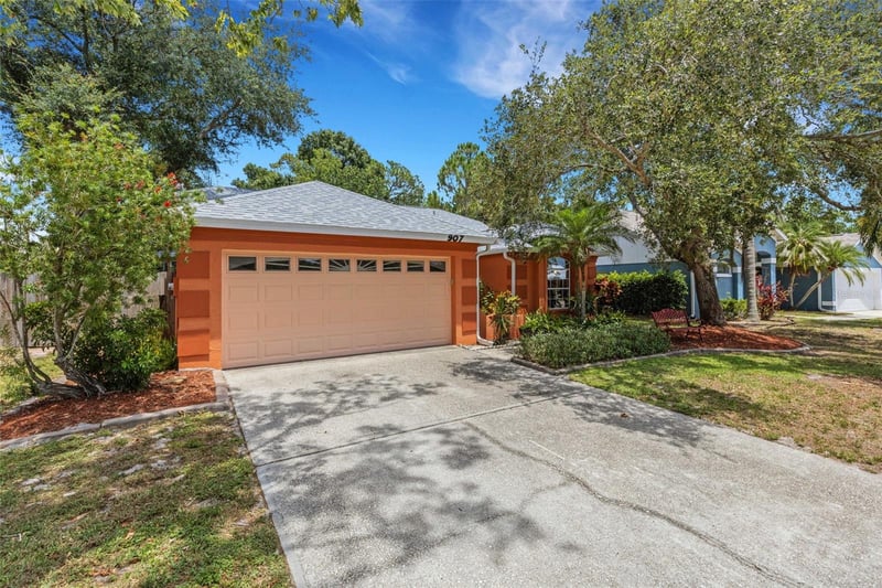 907 50th St, Bradenton, FL 34208