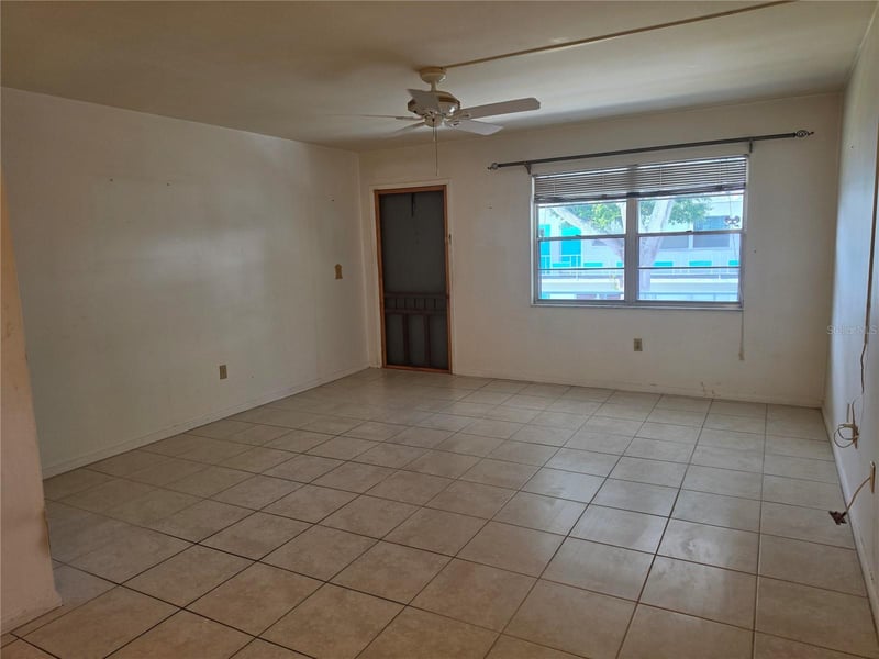 5850 21st St #15, St Petersburg, FL 33714
