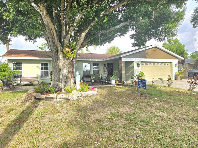 7309 Connecticut Ave, Sarasota, FL 34243