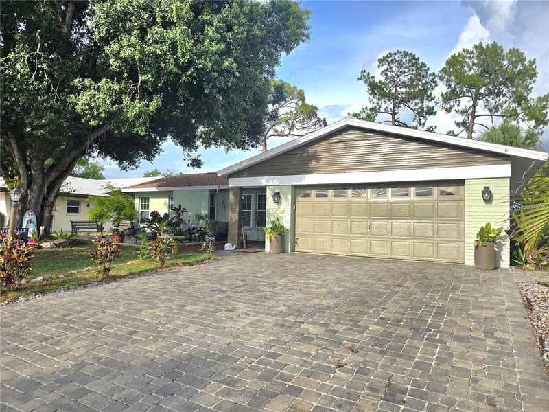 7309 Connecticut Ave, Sarasota, FL 34243