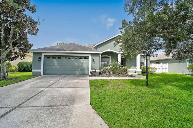 10647 Old Grove Cir, Bradenton, FL 34212