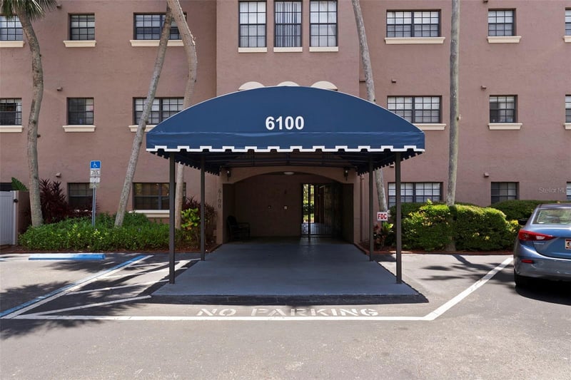 6100 Gulfport Blvd #107, Gulfport, FL 33707