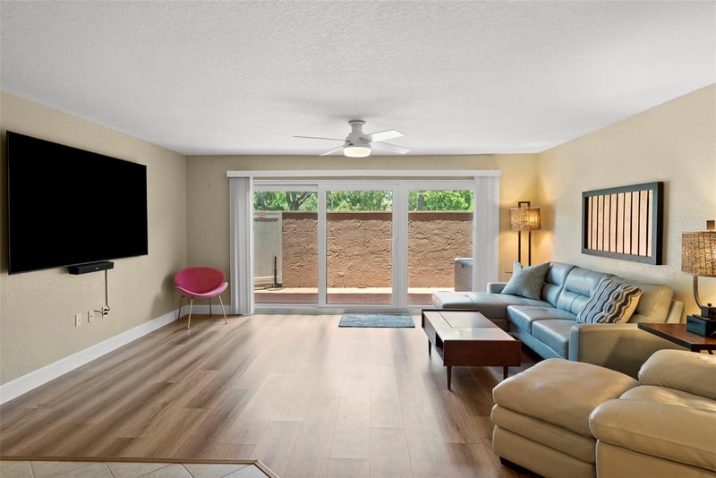 6100 Gulfport Blvd #107, Gulfport, FL 33707