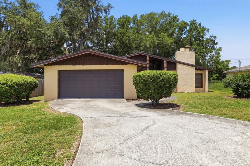 4923 17th St, Zephyrhills, FL 33542