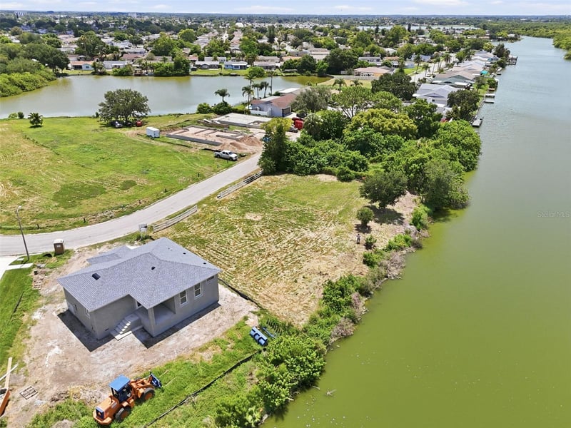 1503 Jackson Dr, Holiday, FL 34691