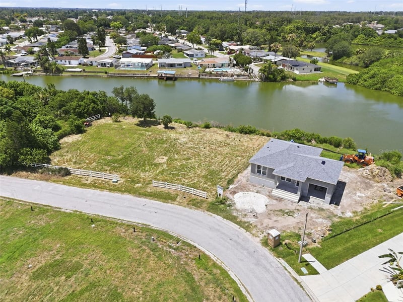 1503 Jackson Dr, Holiday, FL 34691
