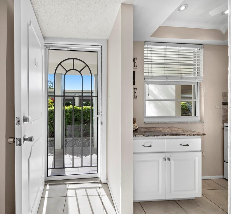 4350 Chatham Dr #105, Longboat Key, FL 34228