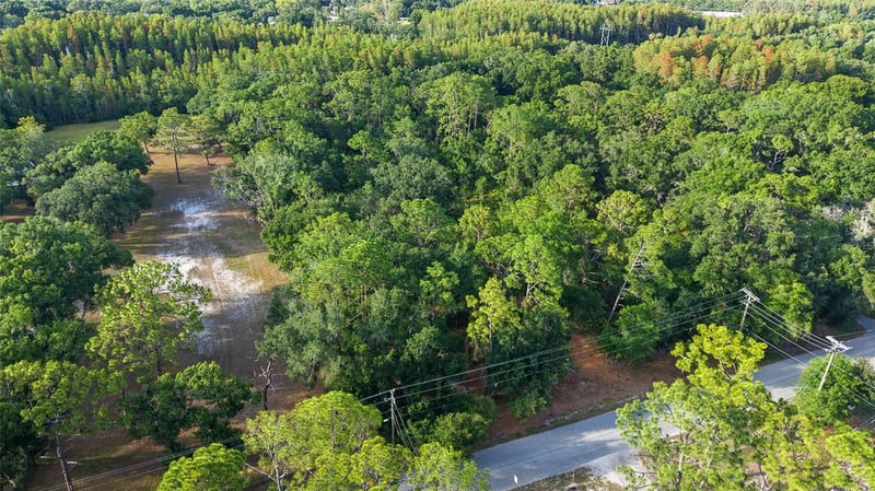 Lake Le Clare Rd, Lutz, FL 33558