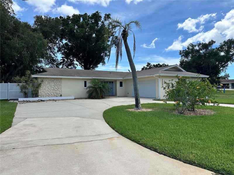 1500 Dakota Ave, St Petersburg, FL 33703
