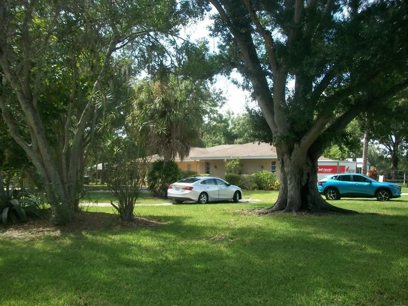 12563 74th Ave, Seminole, FL 33776