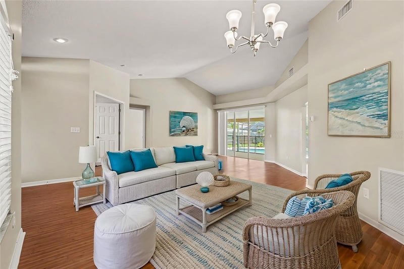 2909 Starmount Dr, Valrico, FL 33596