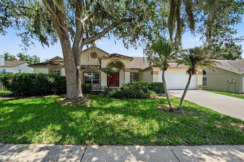 2909 Starmount Dr, Valrico, FL 33596