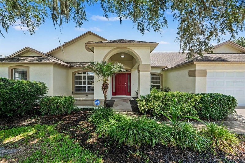 2909 Starmount Dr, Valrico, FL 33596