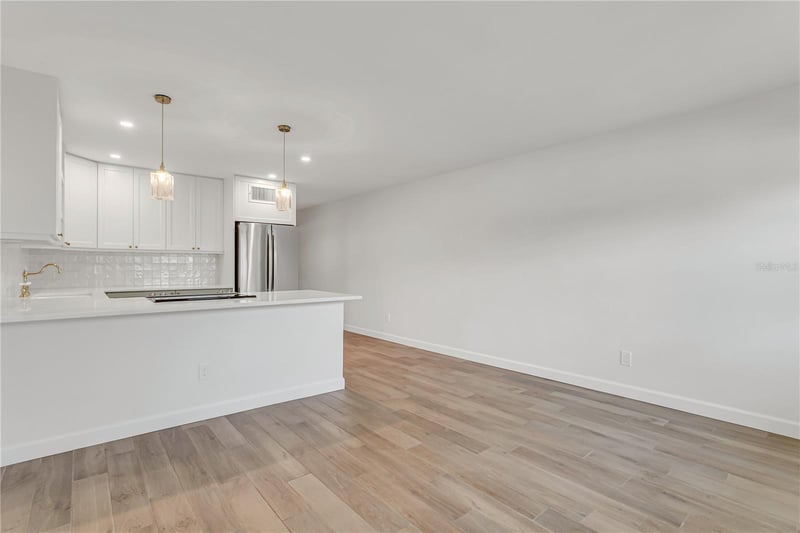216 36th Ave #202B, St Petersburg, FL 33704