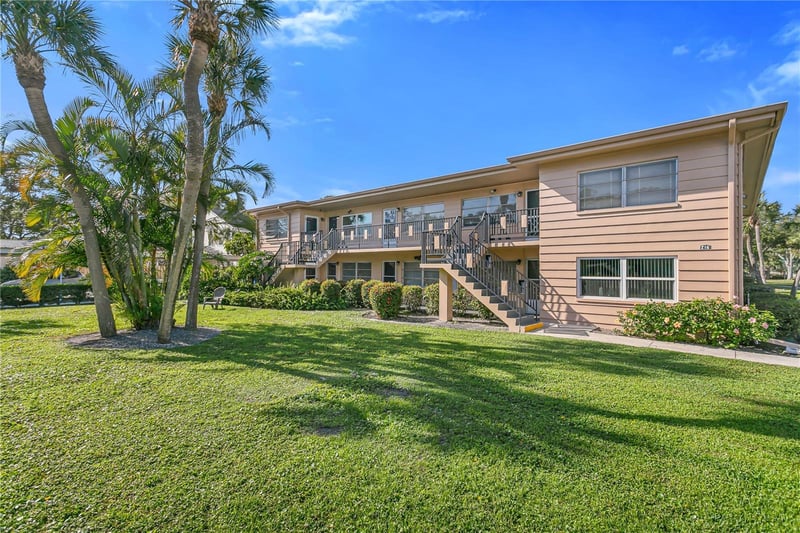 216 36th Ave #202B, St Petersburg, FL 33704