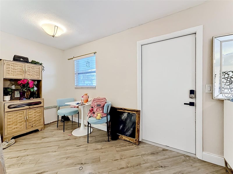 4050 4th St #304, St Petersburg, FL 33703