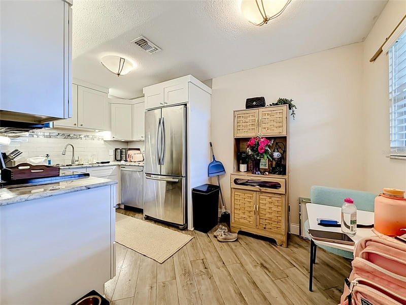 4050 4th St #304, St Petersburg, FL 33703
