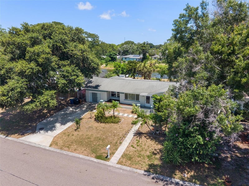 1428 Pinebrook Dr, Clearwater, FL 33755