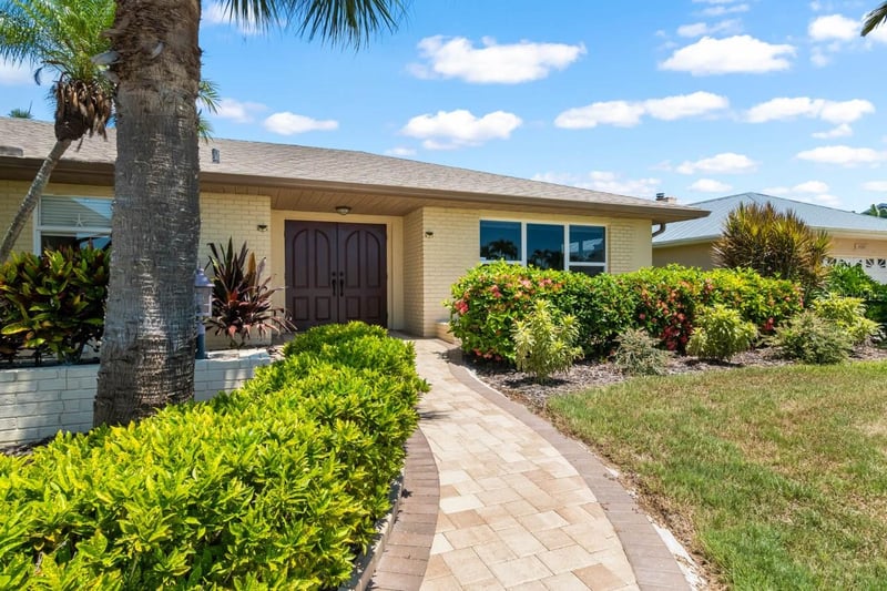 4503 Coral Lake Dr, Bradenton, FL 34210