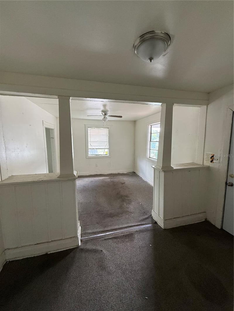 2712 Columbus Dr, Tampa, FL 33605