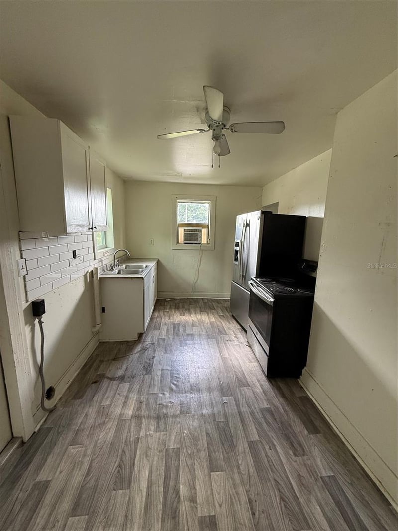 2712 Columbus Dr, Tampa, FL 33605