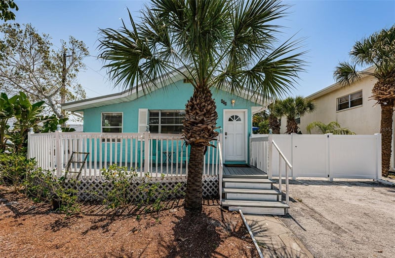 504 70th Ave, St Pete Beach, FL 33706