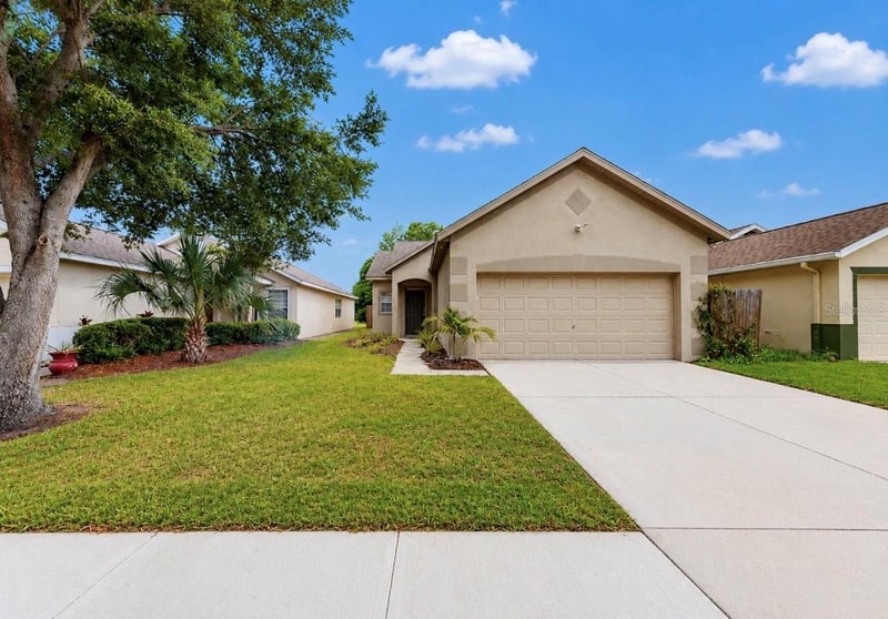 7853 Bristol Park Dr, Apollo Beach, FL 33572