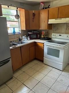 8310 Hillsborough Ln, Tampa, FL 33604