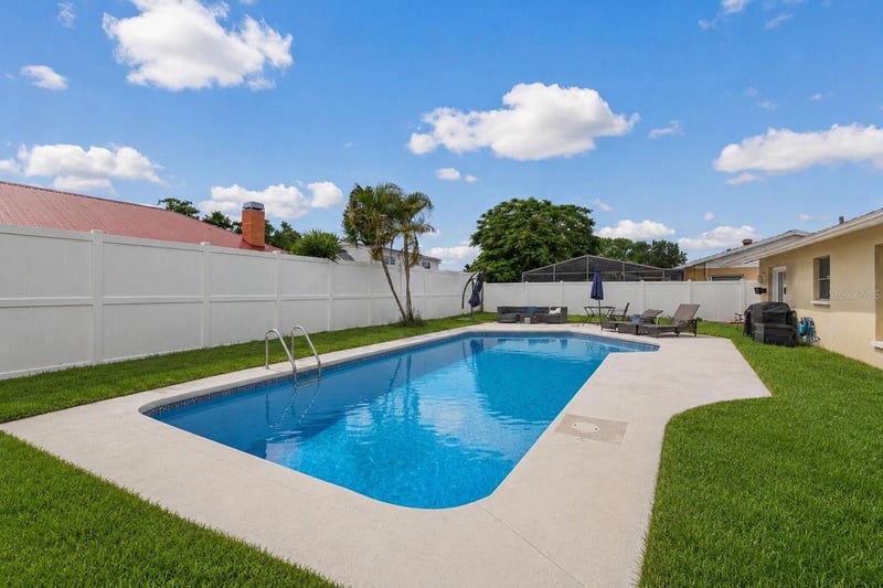 4724 Soapstone Dr, Tampa, FL 33615